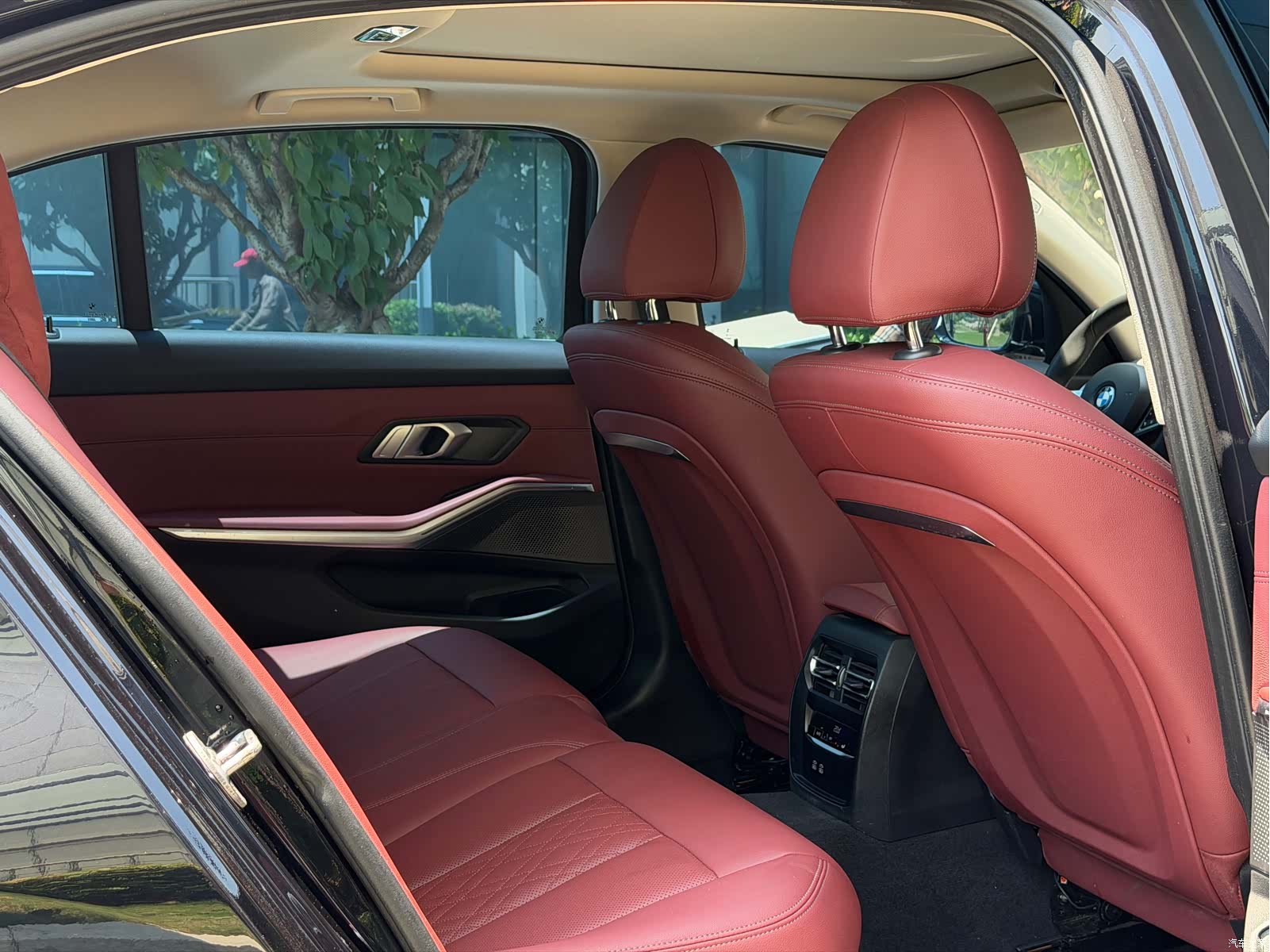 BMW 3 Series, 2024 14