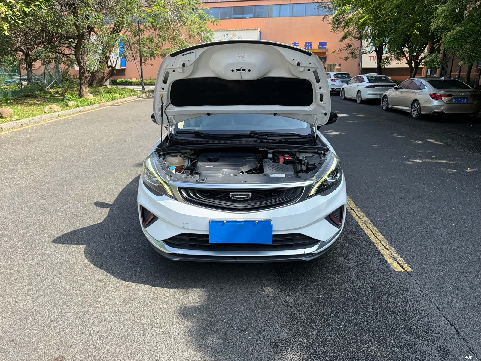 Geely Emgrand, 2021 18