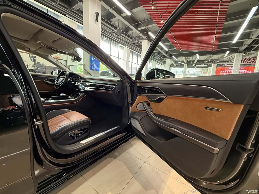 Audi A8L, 2022 30