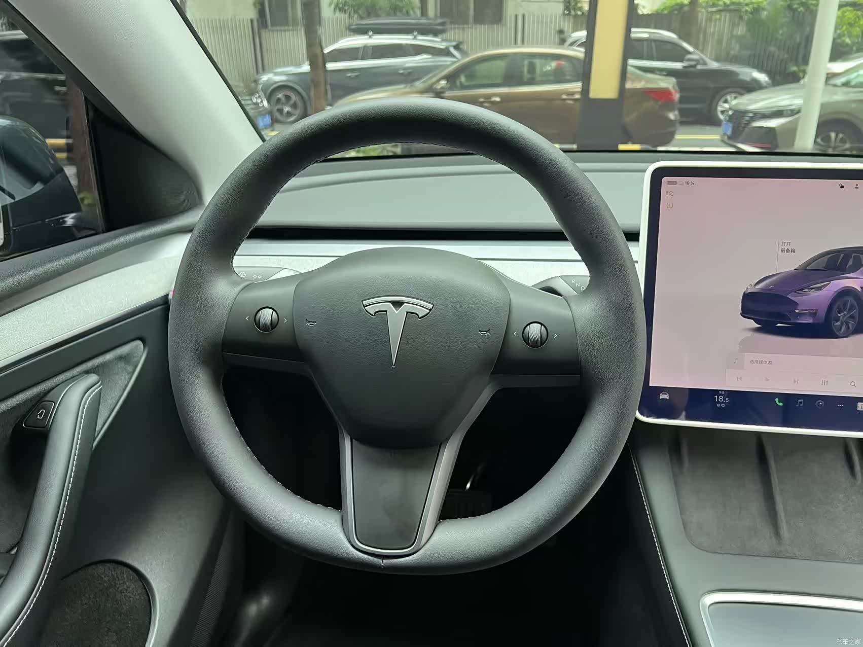 Tesla Model Y, 2024 6