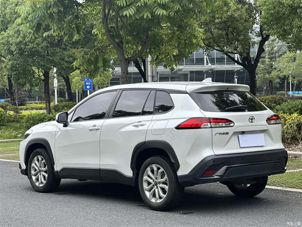 Toyota Frontlander, 2023 16