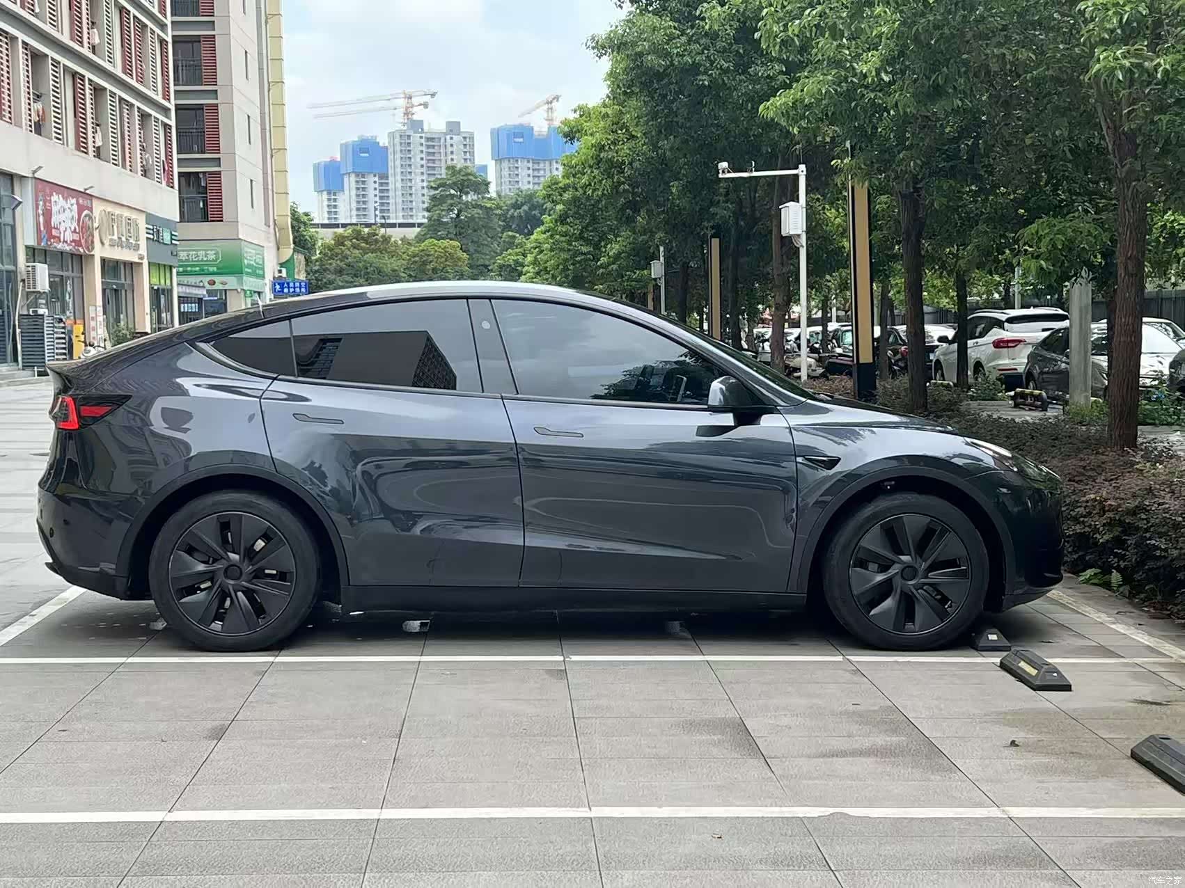 Tesla Model Y, 2024 все фото