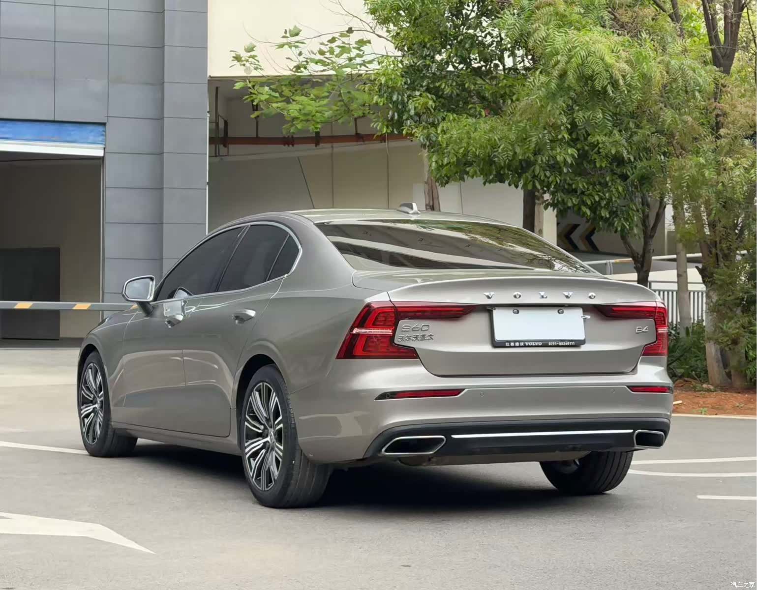 Volvo S60, 2022 4
