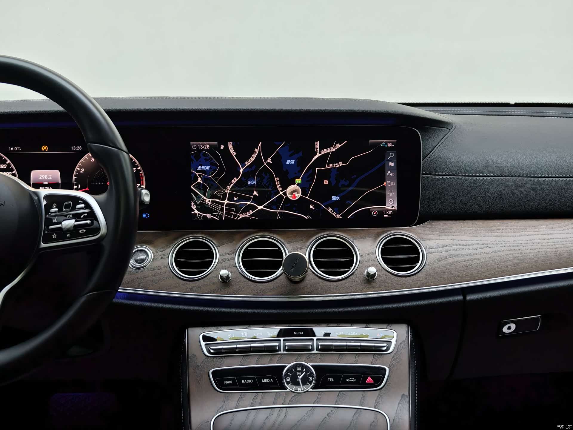 Mercedes-Benz E-Class, 2019 28
