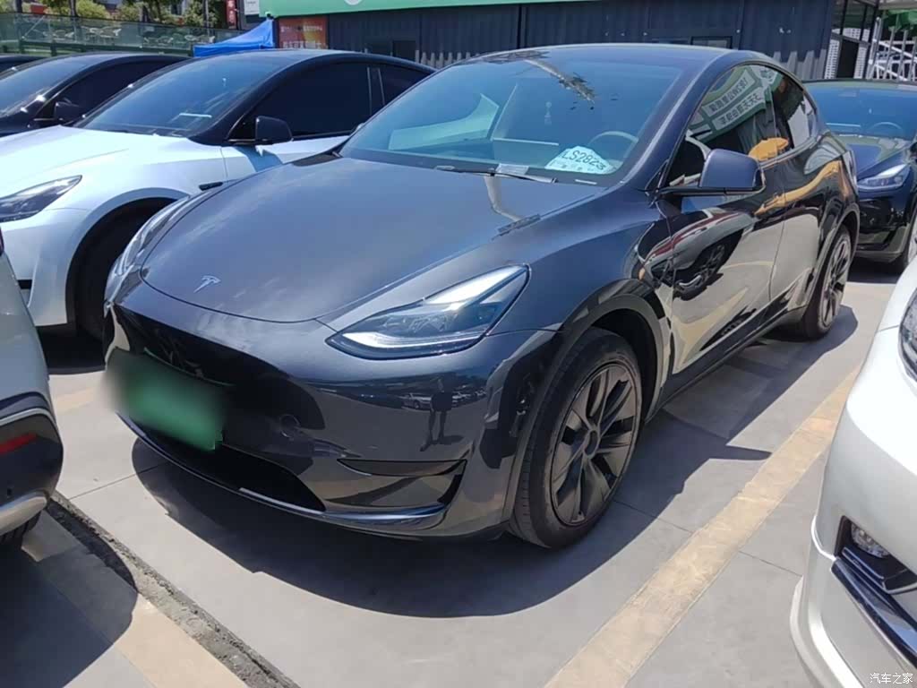 Tesla Model Y, 2024 1