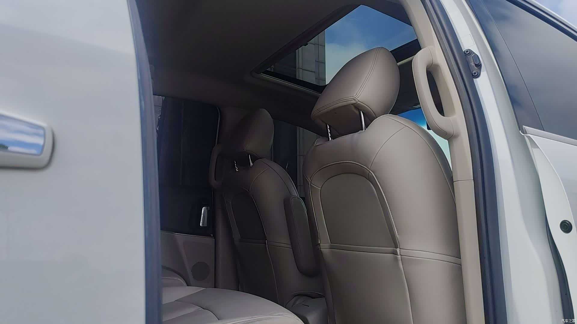 Buick GL8, 2018 7