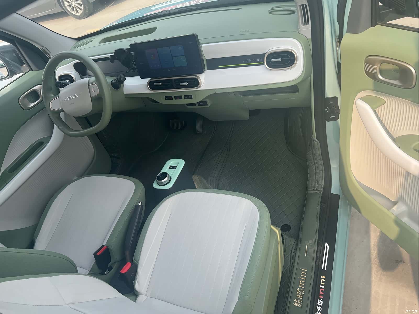 Geely Panda, 2025 6