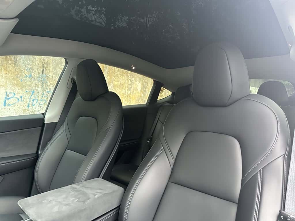 Tesla Model Y, 2024 22