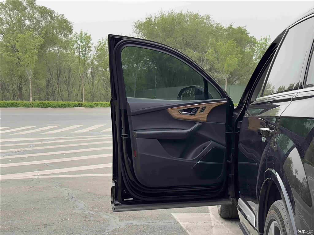 Audi Q7, 2023 все фото