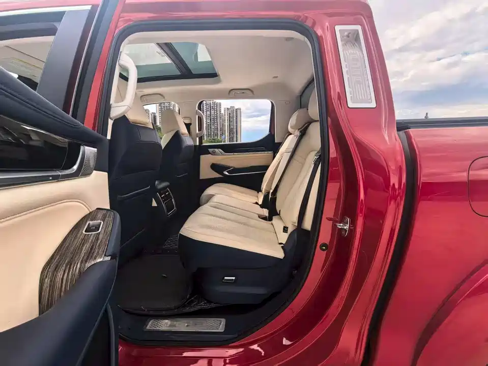 Great Wall Mountain and sea cannon