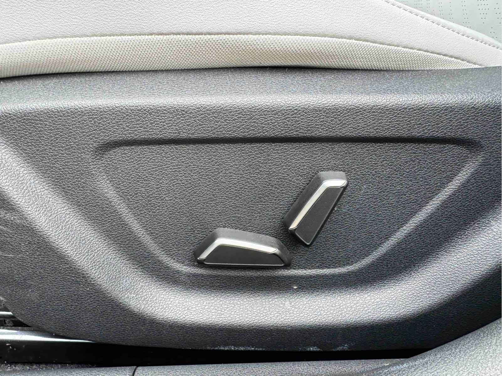 Geely Emgrand, 2022 29