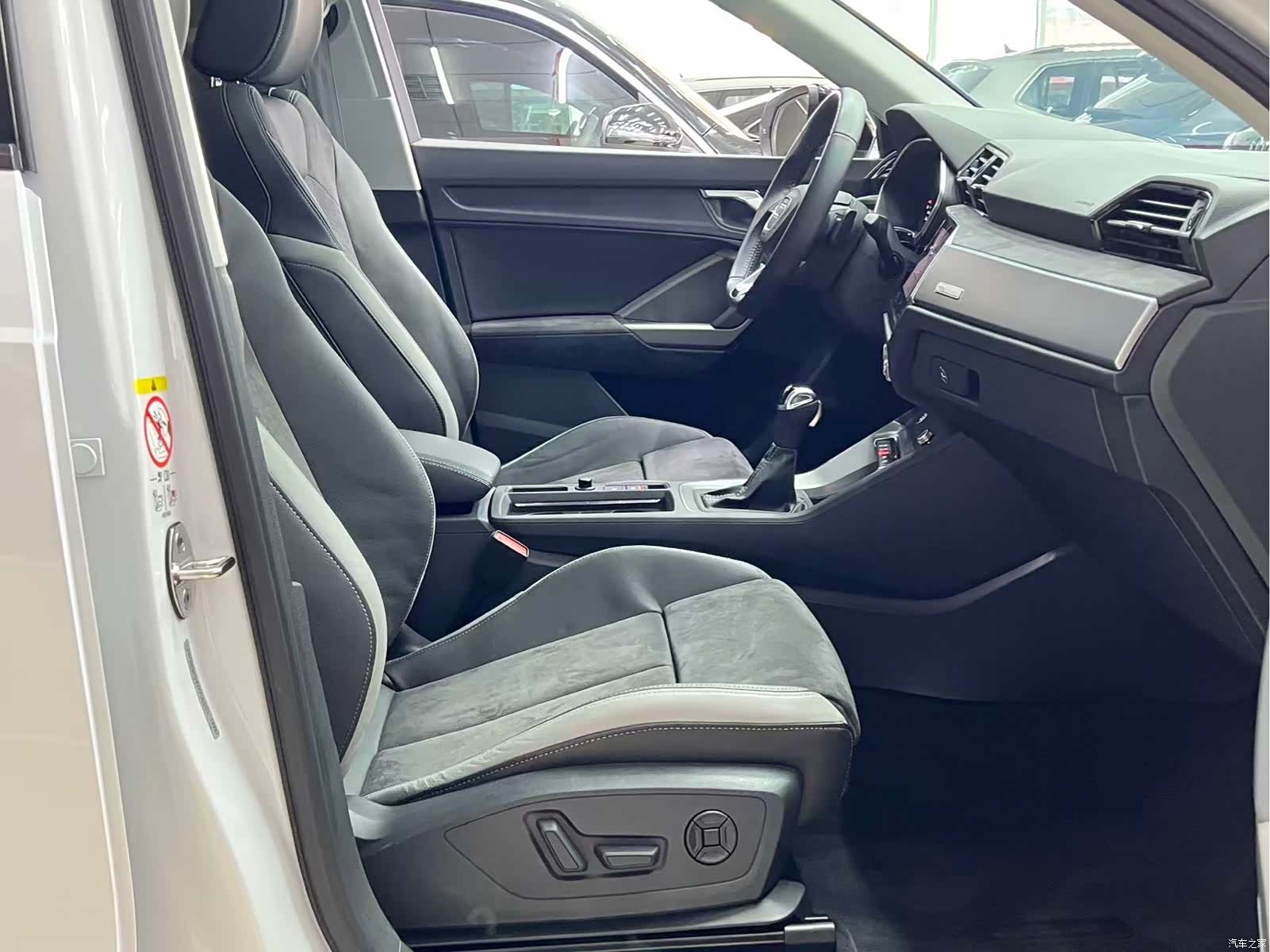 Audi Q3, 2022 19