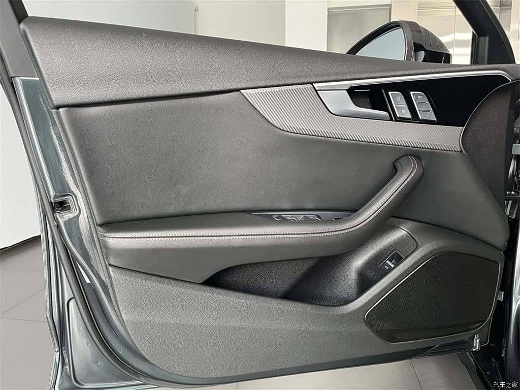 Audi A4L, 2025 14