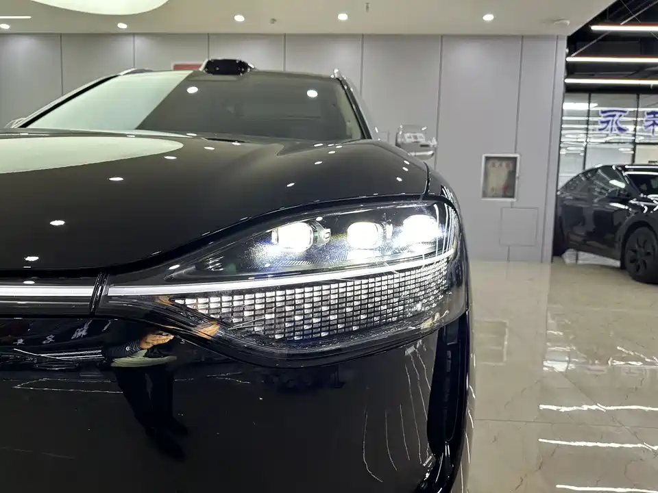 AITO Ask the world M9