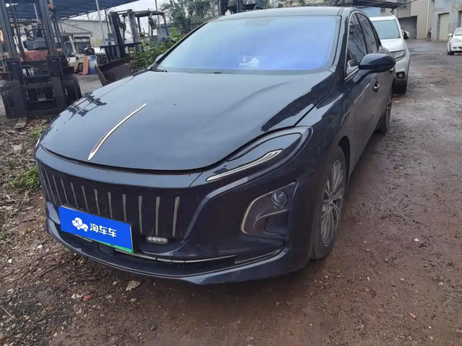Hongqi E-QM5