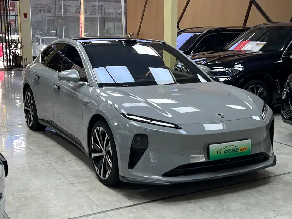 NIO ET5