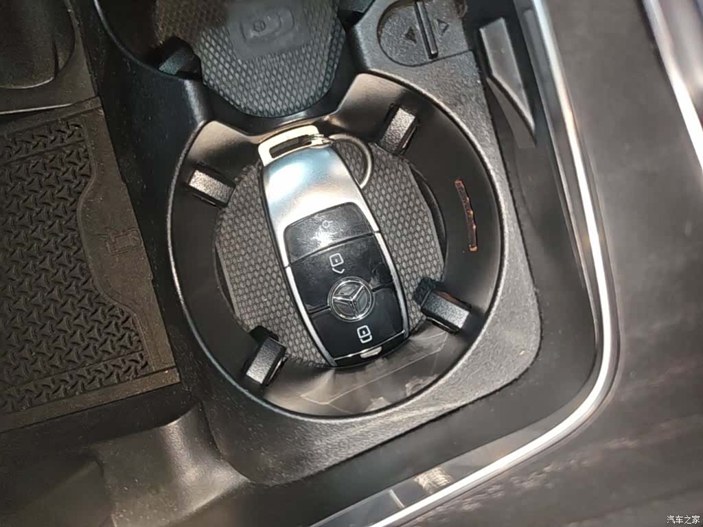 Mercedes-Benz E-Class, 2024 9