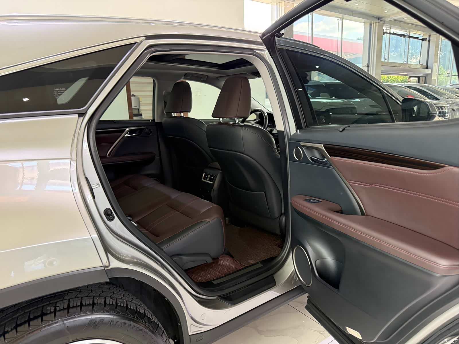 Lexus RX, 2019 9