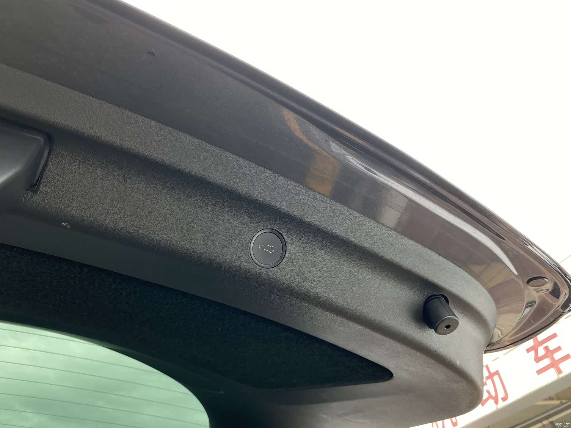 Tesla Model Y, 2023 7