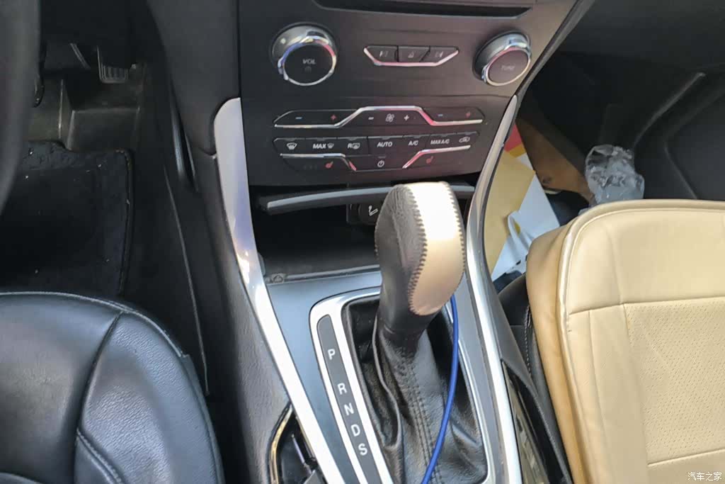 Ford Edge, 2015 16