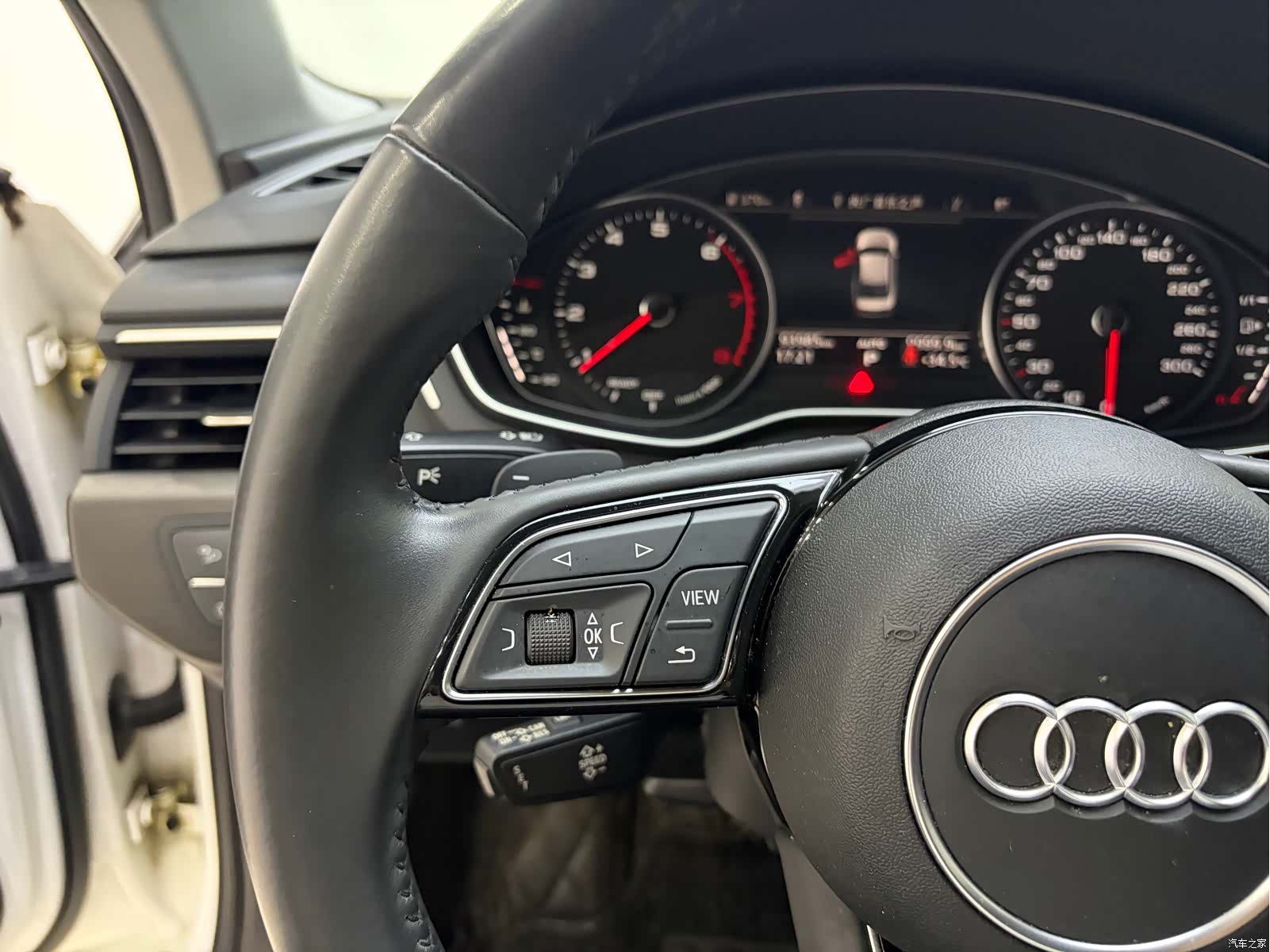 Audi A4L, 2017 11