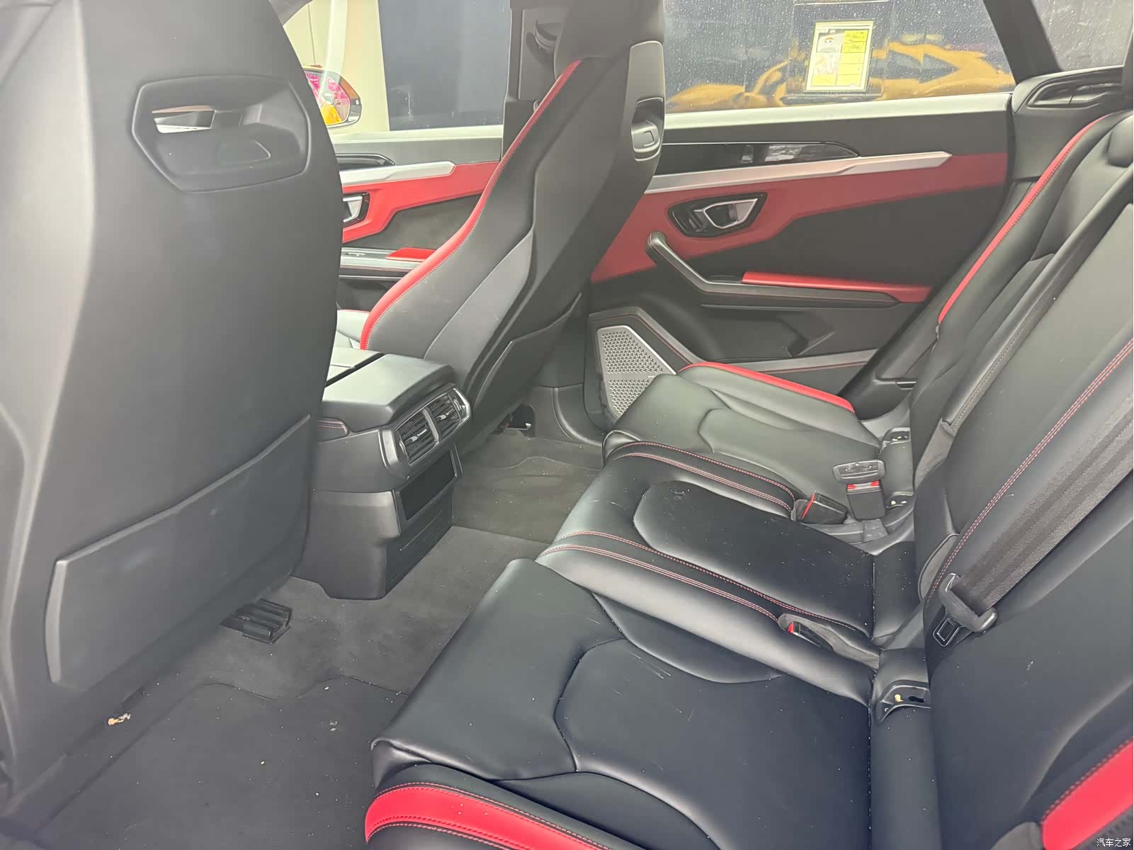 Lamborghini Urus, 2019 11