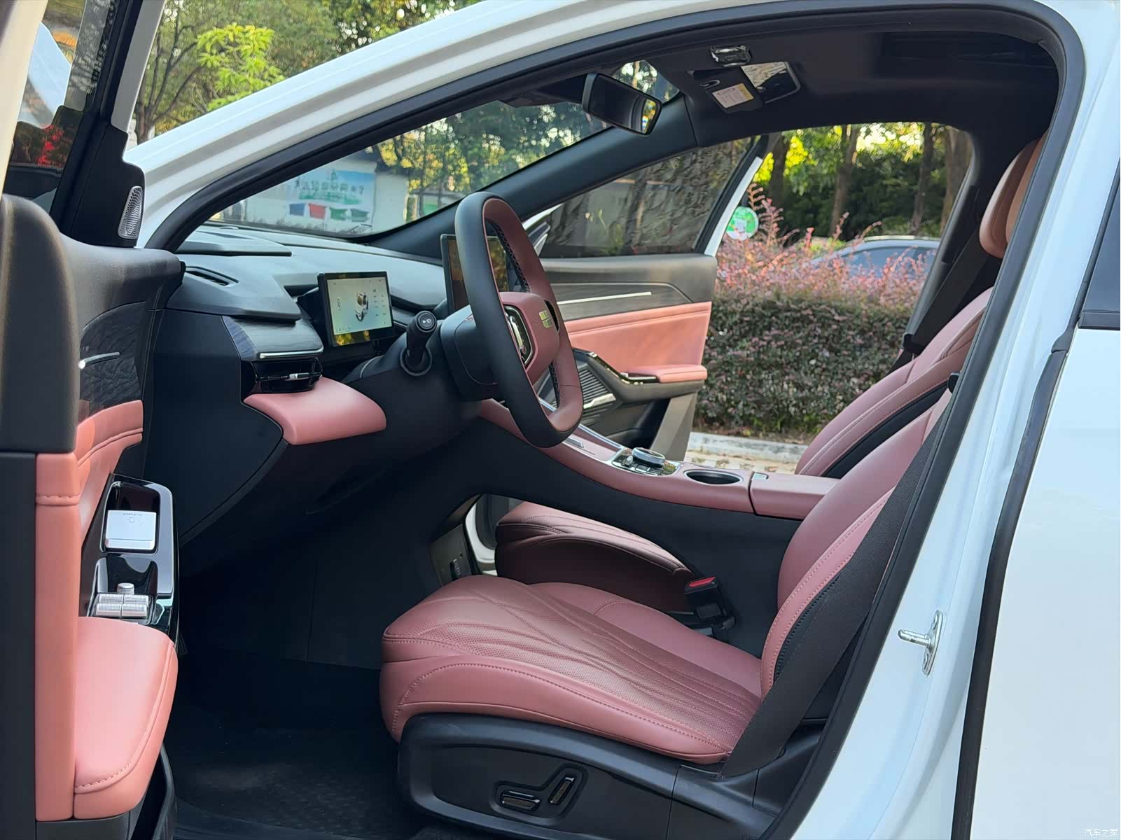 Geely Galaxy L6, 2025 4