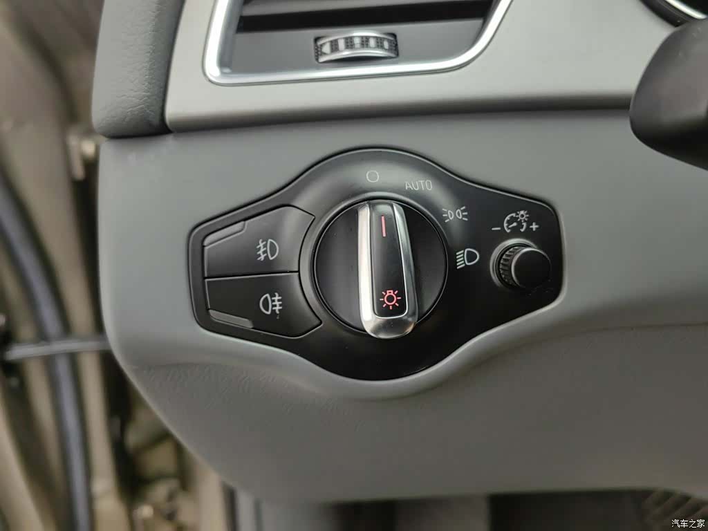 Audi A4L, 2013 21