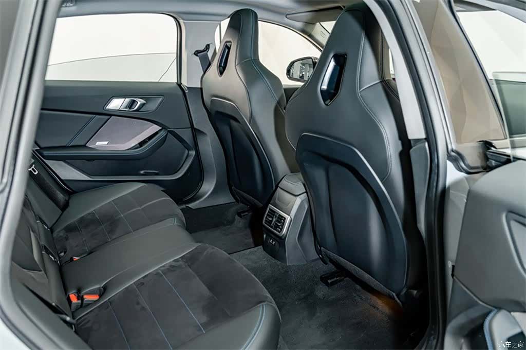 BMW 2 Series, 2025 22