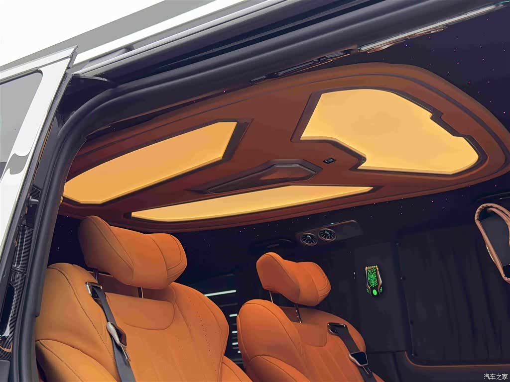 Mercedes-Benz 7, 2024 15
