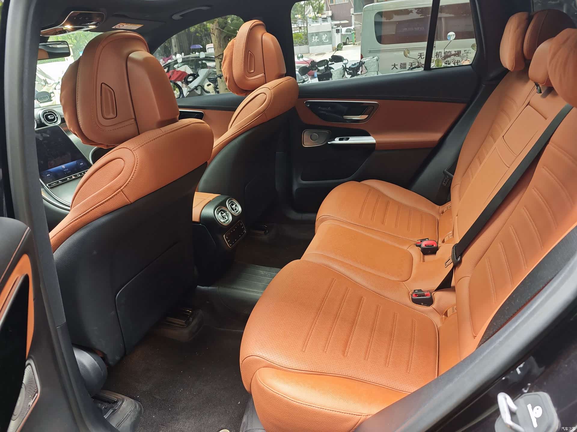 Mercedes-Benz GLC, 2024 11
