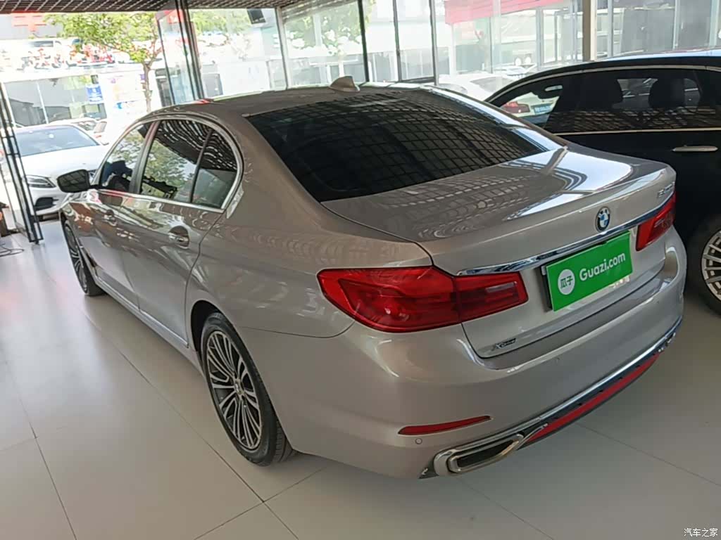 BMW 5 Series, 2018 все фото
