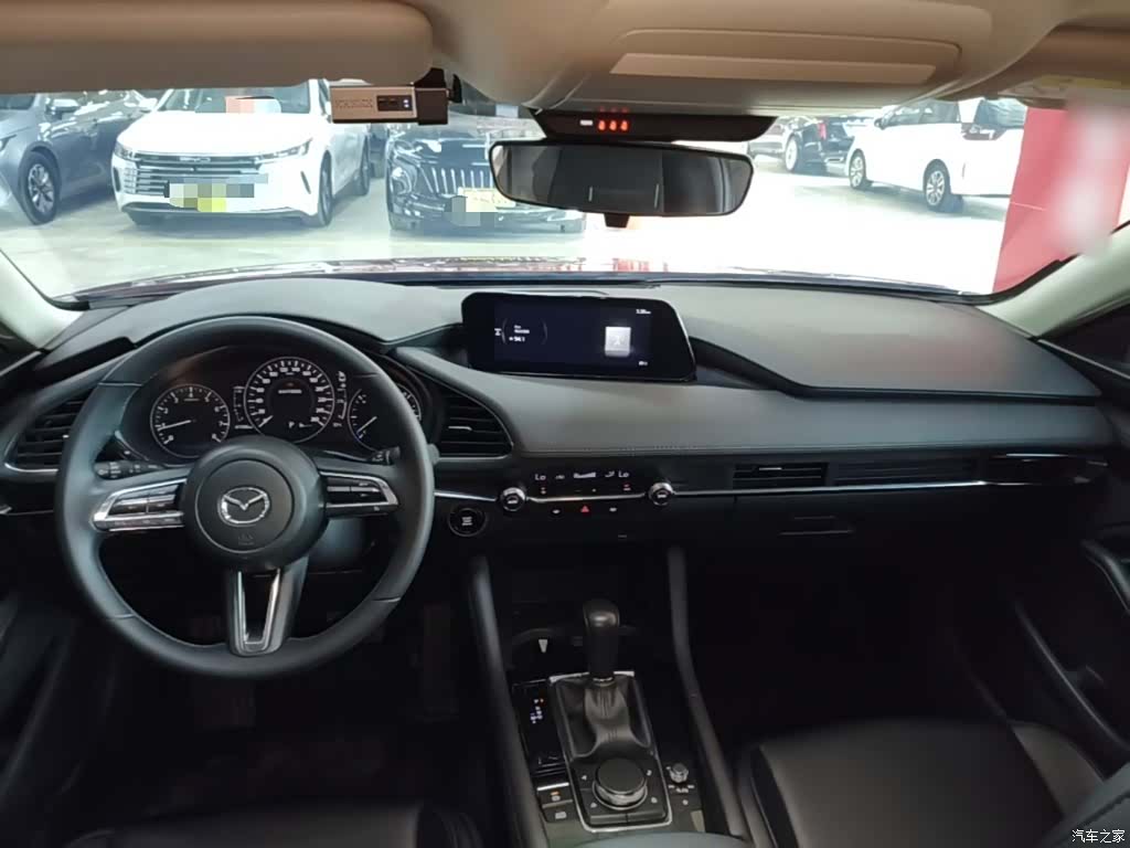 Mazda Mazda3, 2023 10