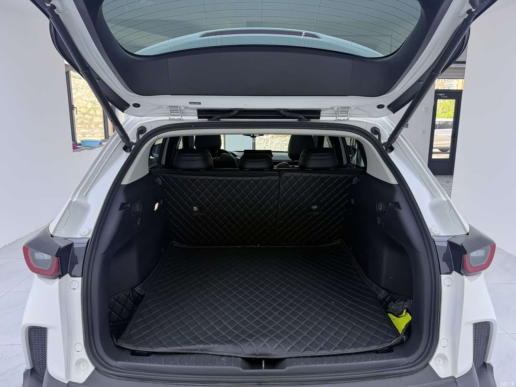 Mazda CX-50, 2024 17