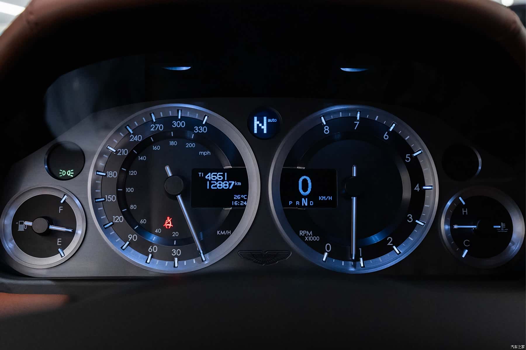 Aston Martin DB9, 2016 9