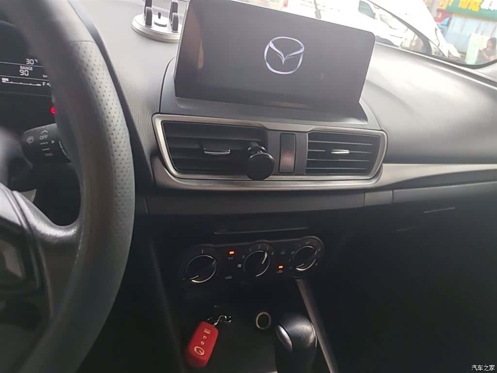 Mazda Mazda3, 2018 13