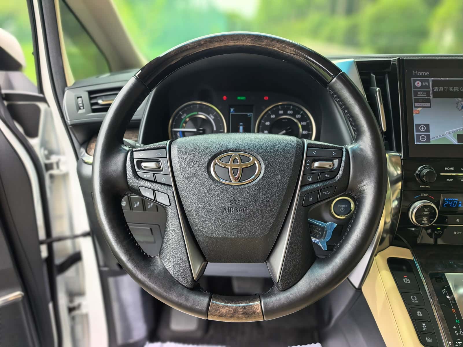 Toyota Vellfire, 2021 21
