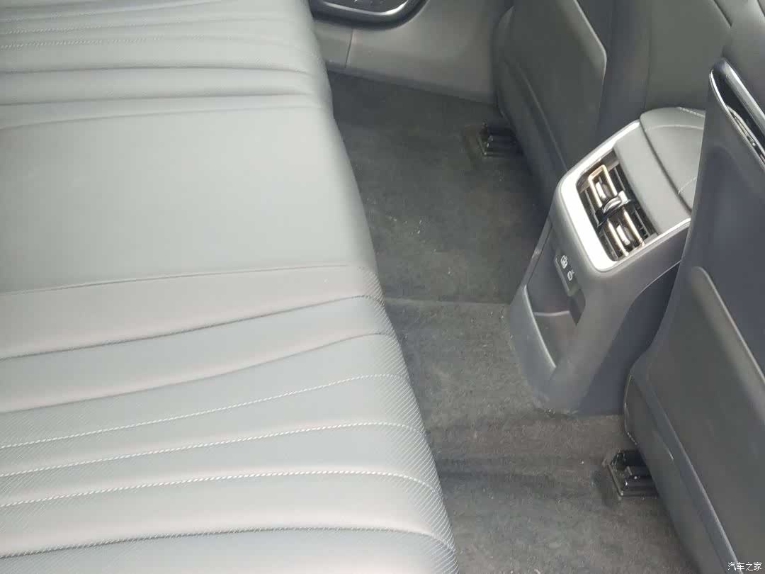 Hongqi H5, 2024 7