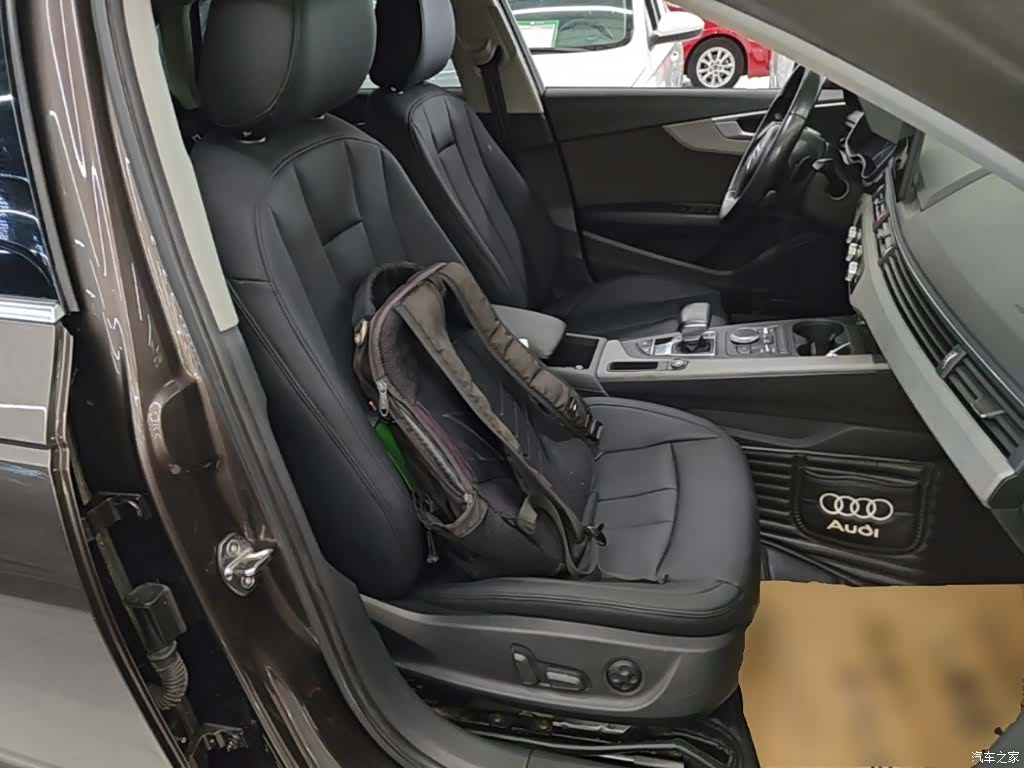 Audi A4L, 2016 25