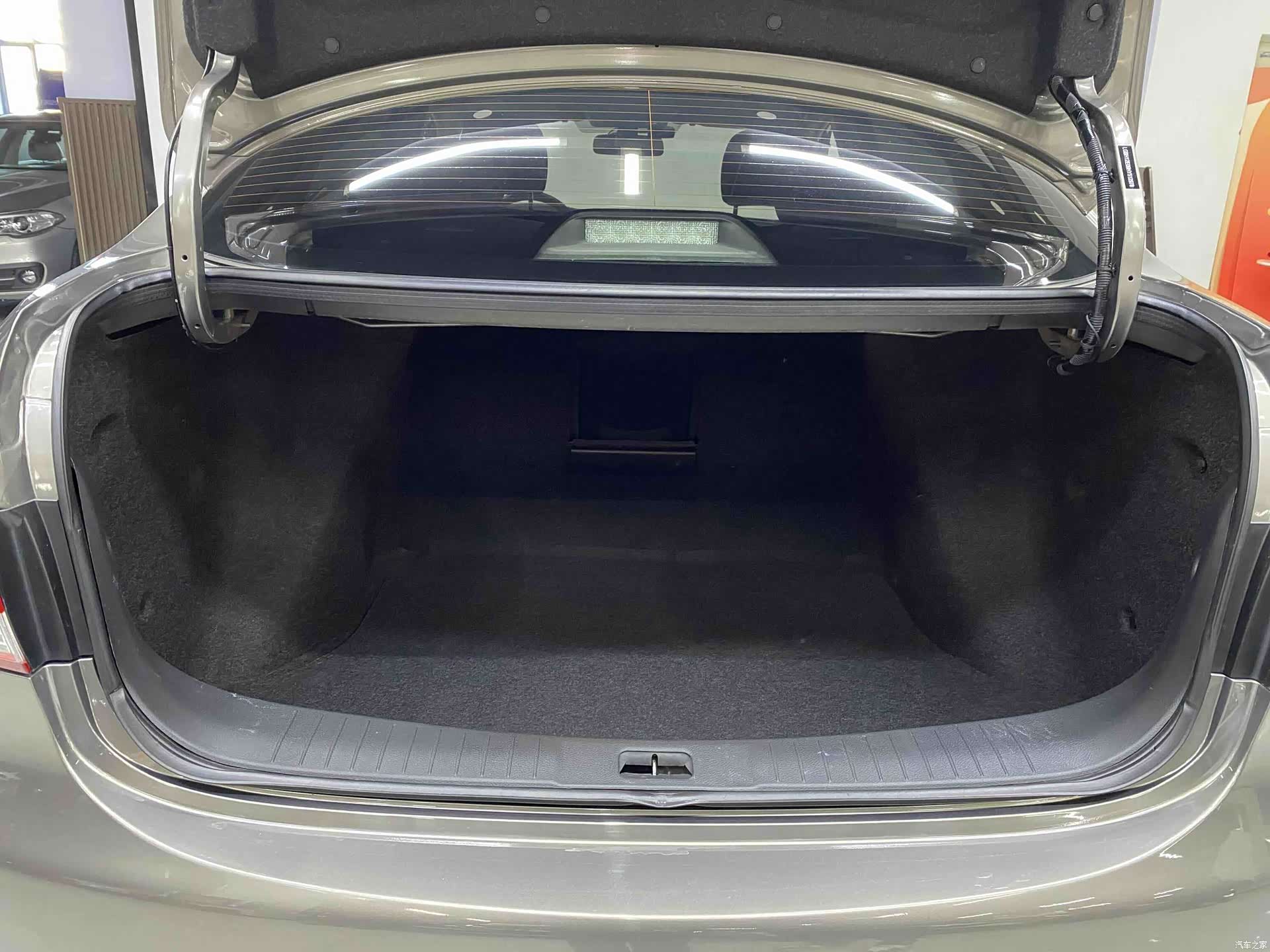 Nissan Sylphy, 2017 11