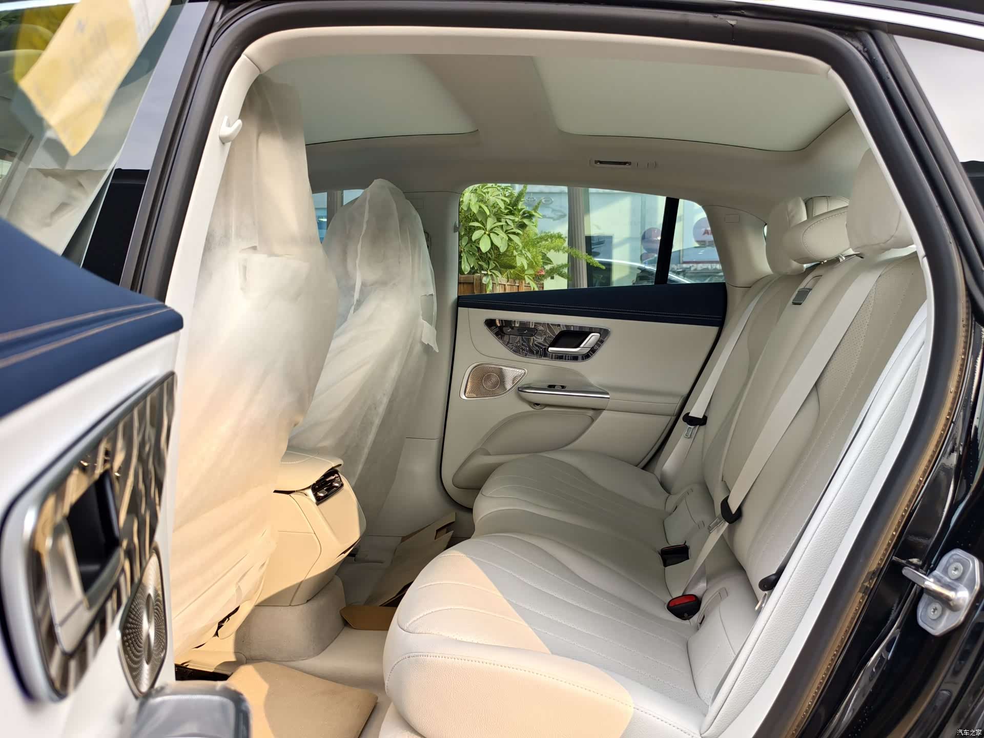 Mercedes-Benz EQE, 2025 19