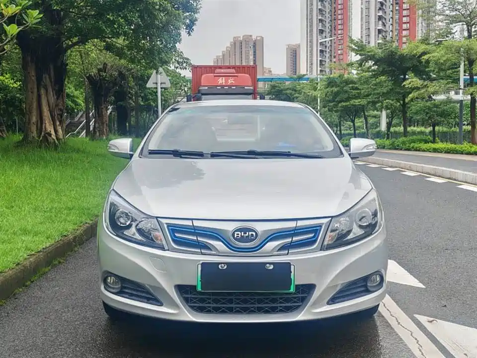 BYD e5