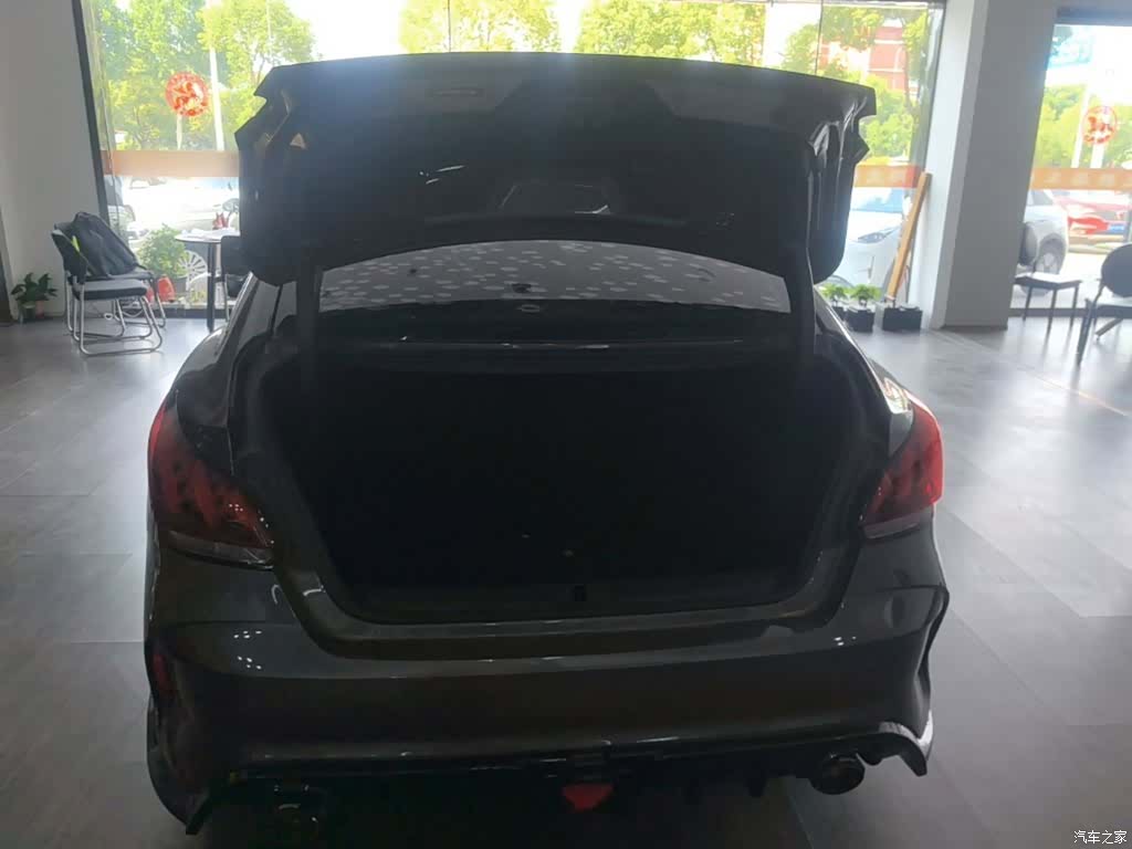 MG MG5, 2023 15