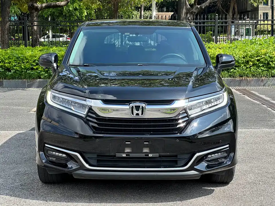 Honda Crown Road