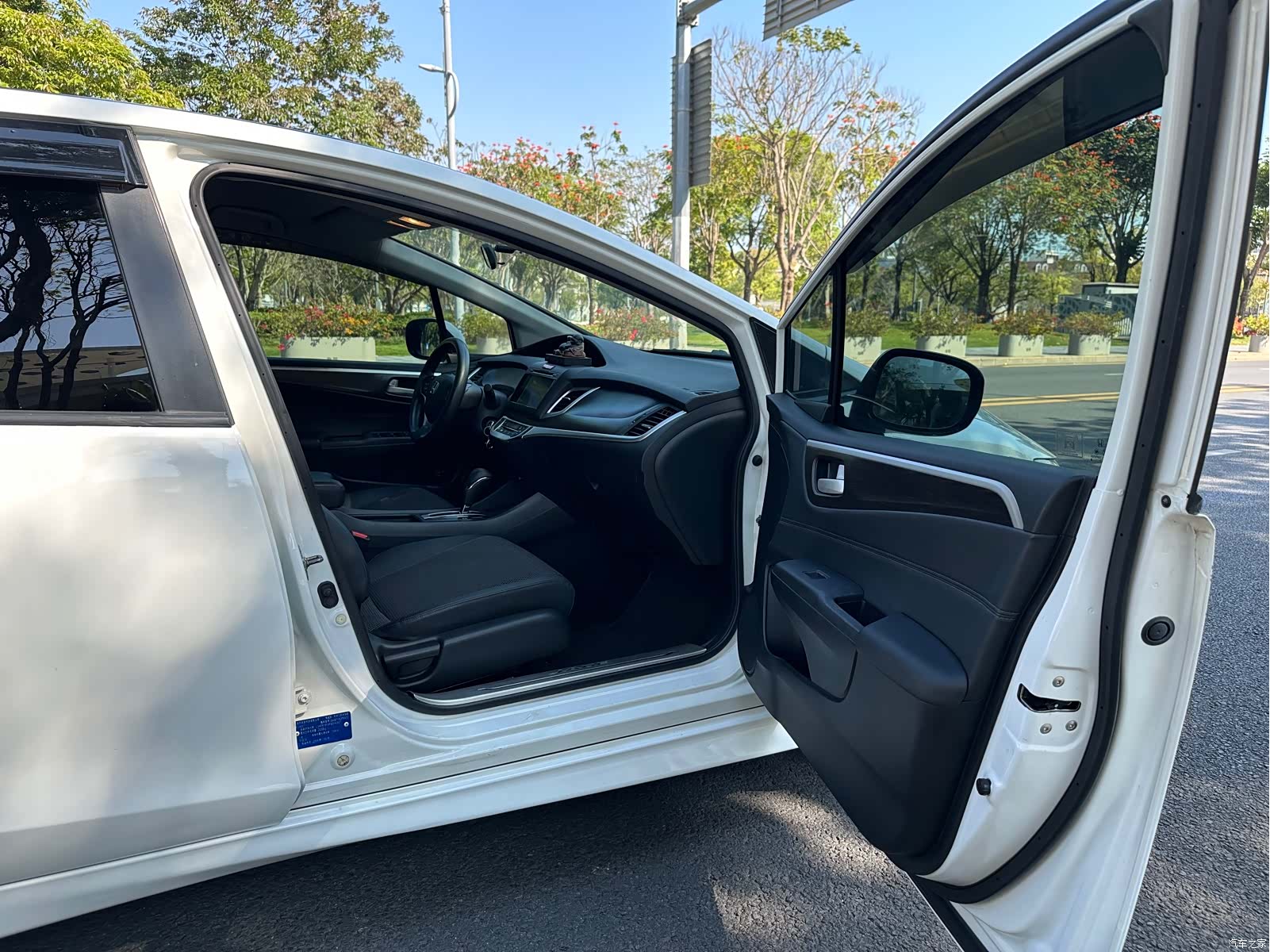 Honda Jade, 2014 17
