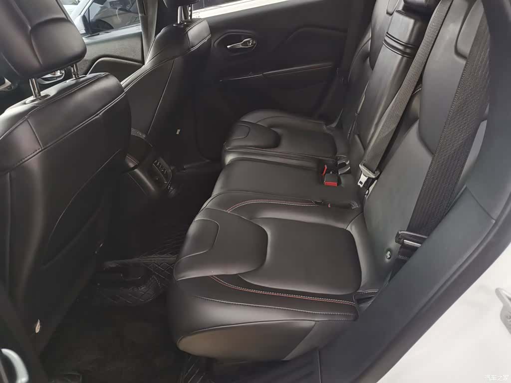 Jeep Cherokee, 2017 17
