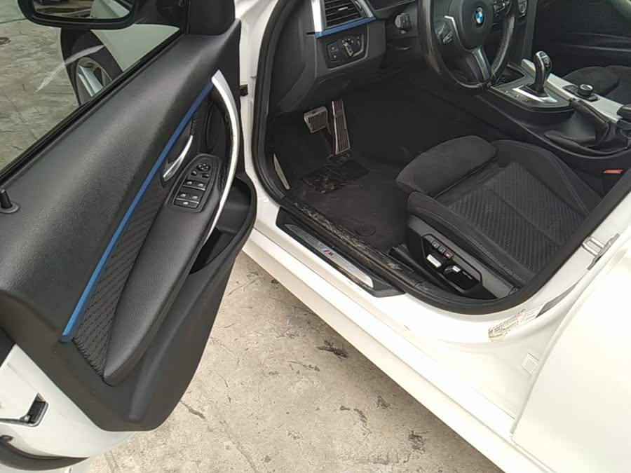 BMW 3 Series 2017, фото 15