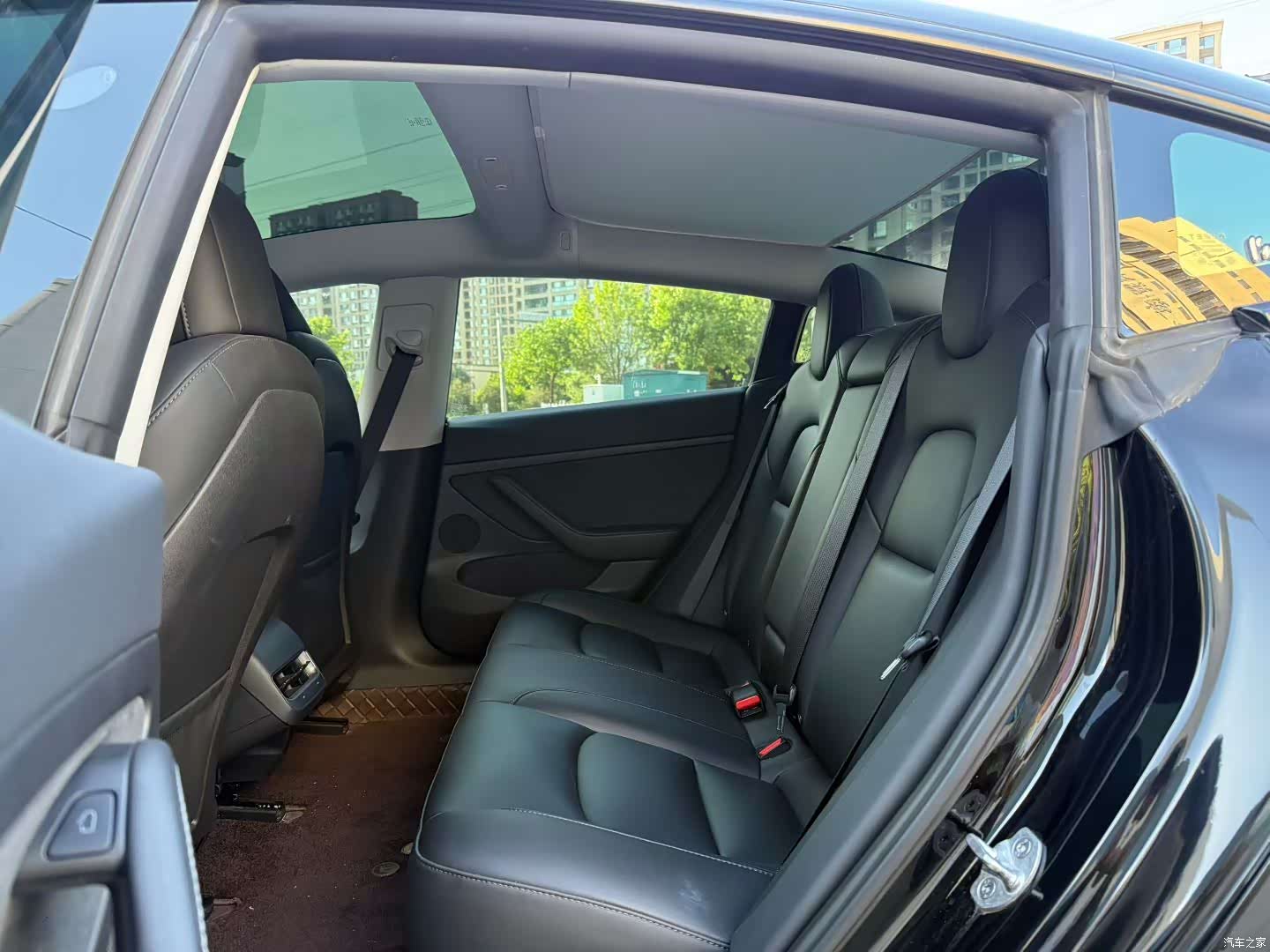 Tesla Model 3, 2023 все фото
