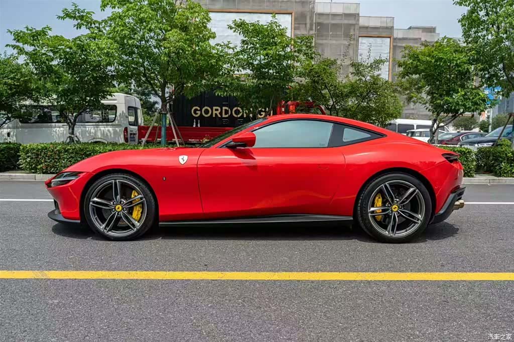 Ferrari Roma, 2021 3