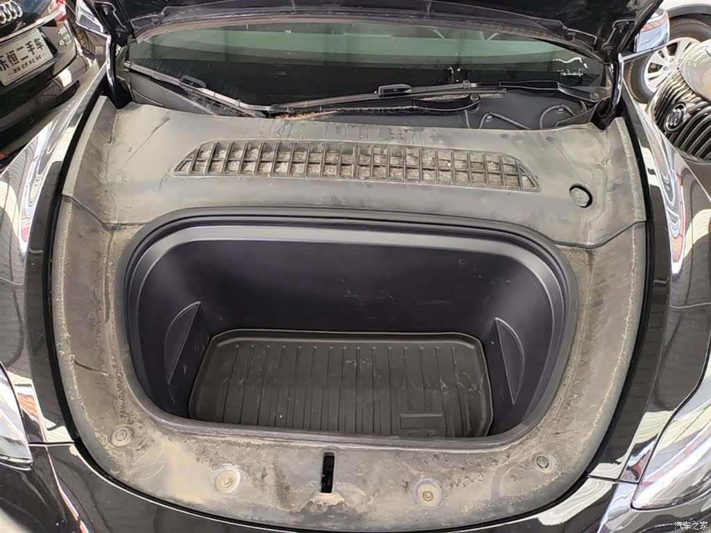Tesla Model Y, 2024 20